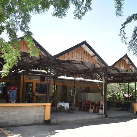 Rainbow Executive Lodge Boma la Ngombe Eksteriør billede