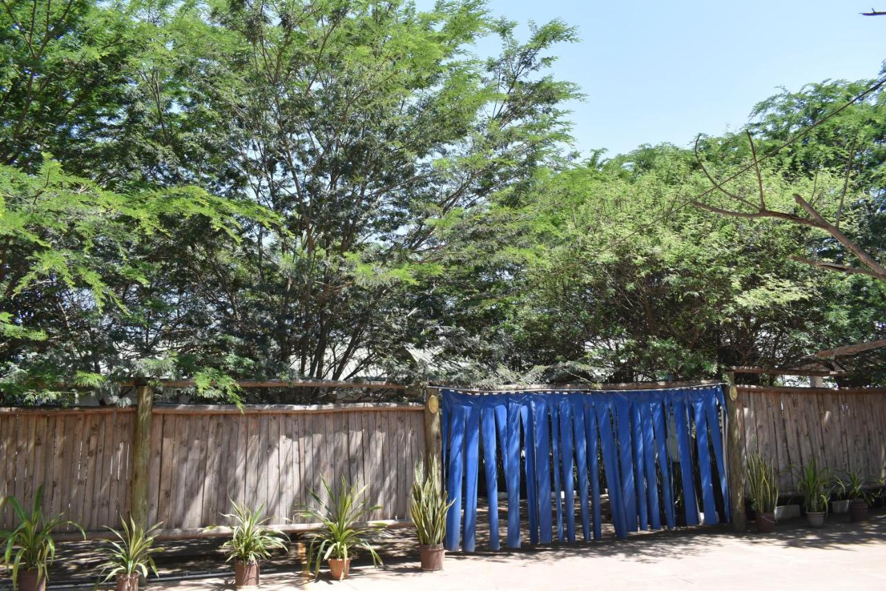 Rainbow Executive Lodge Boma la Ngombe Eksteriør billede