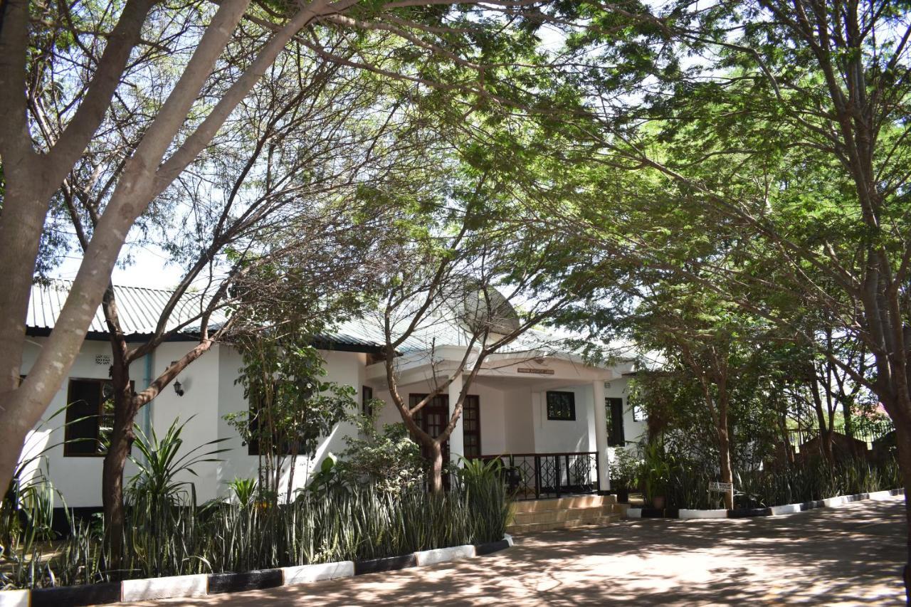 Rainbow Executive Lodge Boma la Ngombe Eksteriør billede