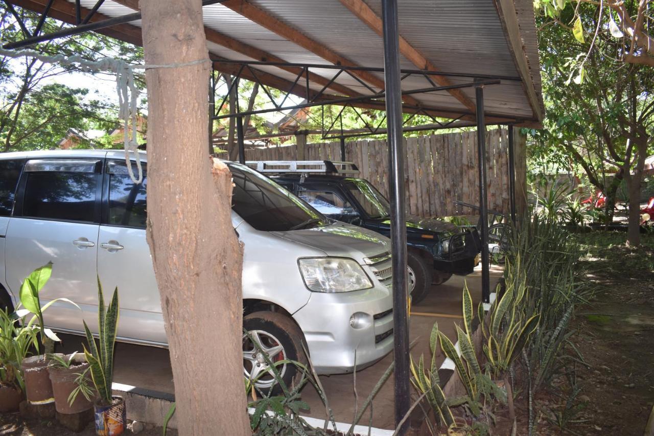Rainbow Executive Lodge Boma la Ngombe Eksteriør billede