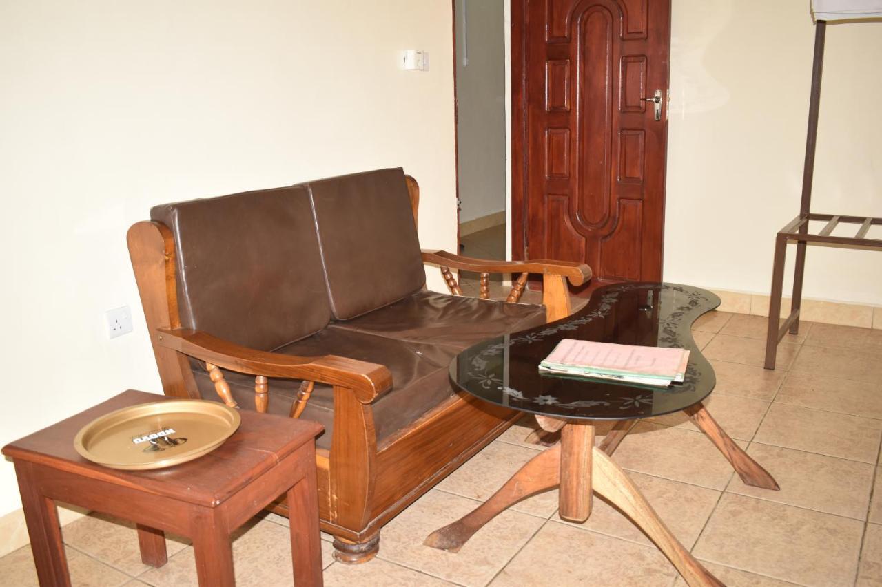 Rainbow Executive Lodge Boma la Ngombe Eksteriør billede