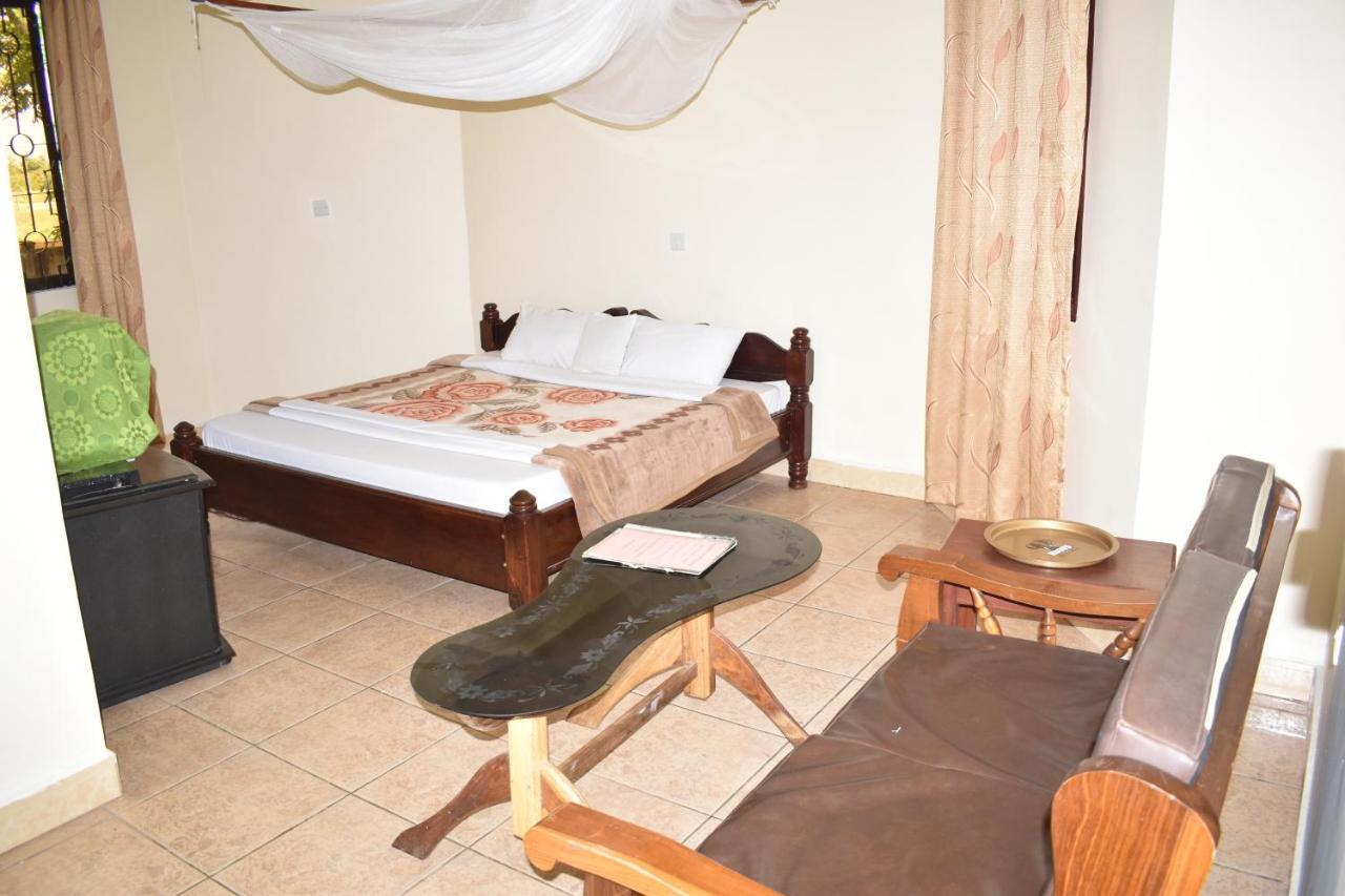 Rainbow Executive Lodge Boma la Ngombe Eksteriør billede