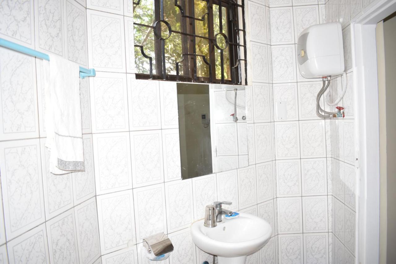 Rainbow Executive Lodge Boma la Ngombe Eksteriør billede