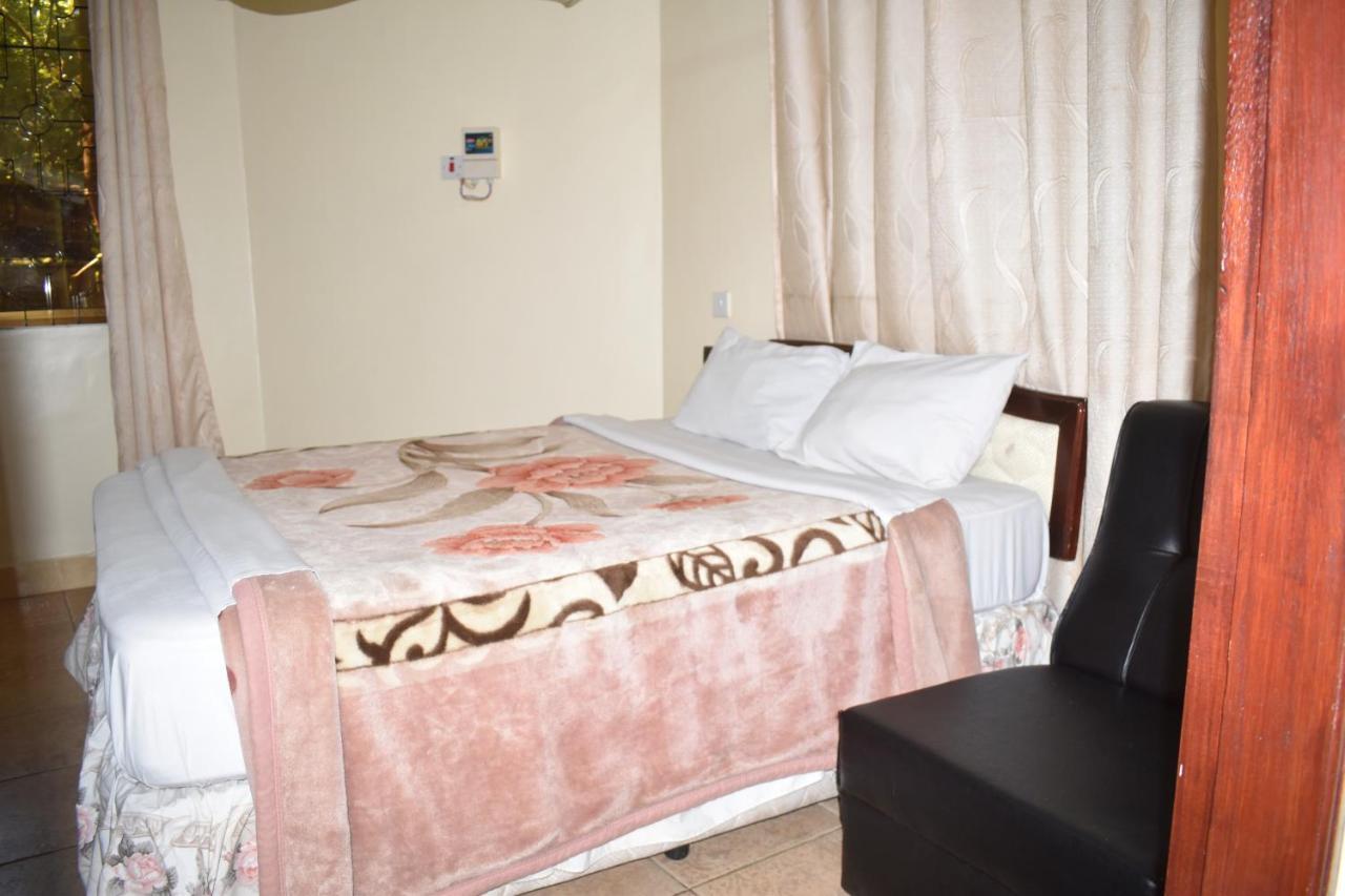 Rainbow Executive Lodge Boma la Ngombe Eksteriør billede