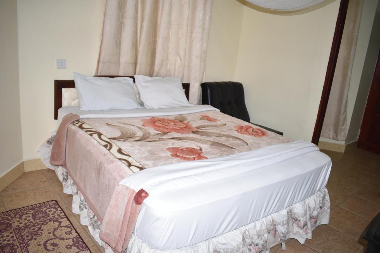 Rainbow Executive Lodge Boma la Ngombe Eksteriør billede