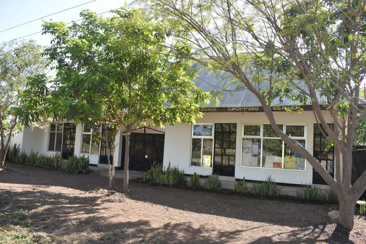 Rainbow Executive Lodge Boma la Ngombe Eksteriør billede