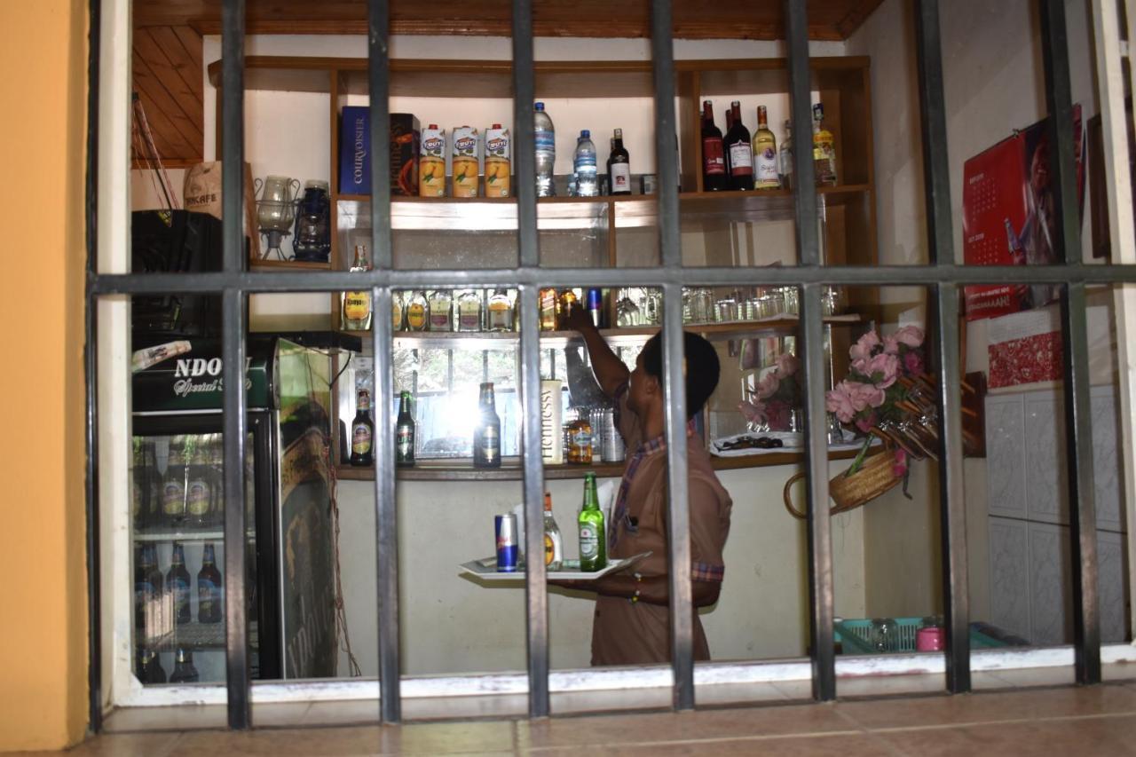 Rainbow Executive Lodge Boma la Ngombe Eksteriør billede