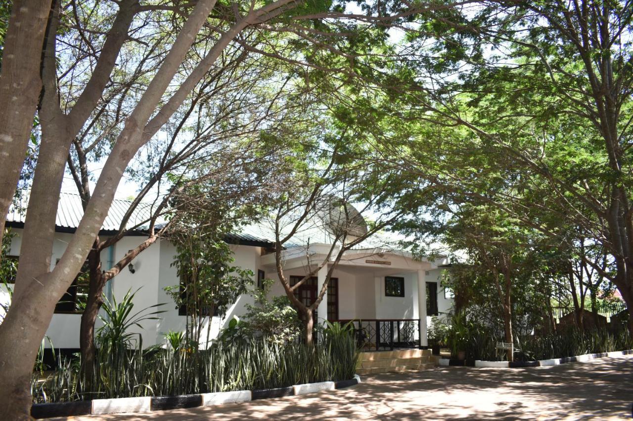 Rainbow Executive Lodge Boma la Ngombe Eksteriør billede