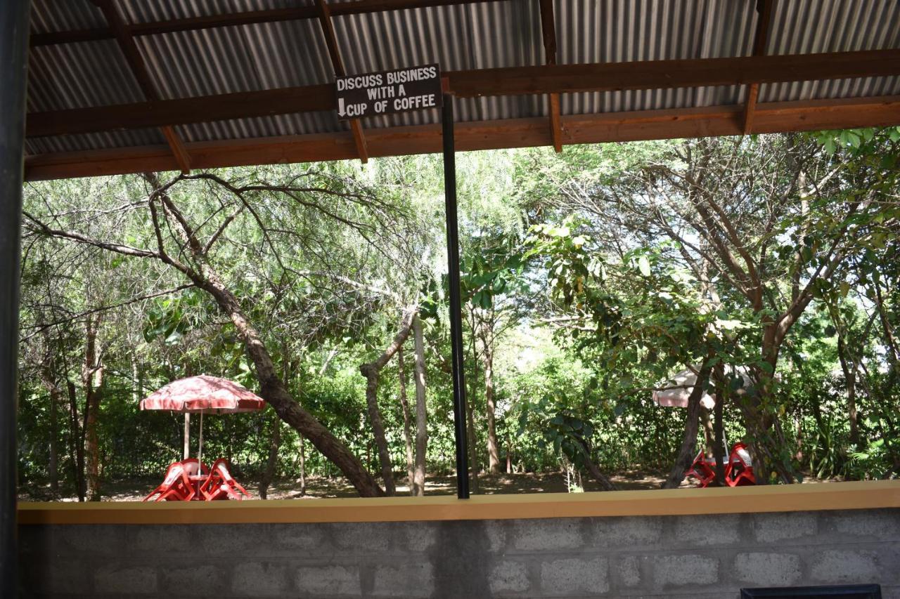 Rainbow Executive Lodge Boma la Ngombe Eksteriør billede